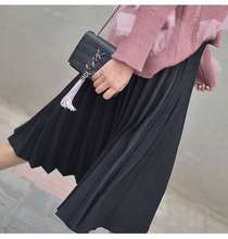 Черная плиссированная юбка