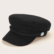 Черная шапка-кепка
