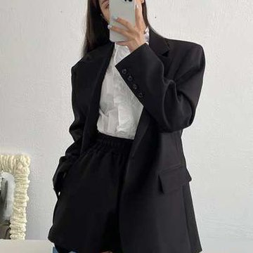 Оверсайз пиджак черного цвета с лацканами