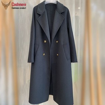 Темно-серое пальто с карманами 