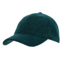Теплая зеленая кепка Lacoste