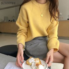 Желтый джемпер с круглым вырезом