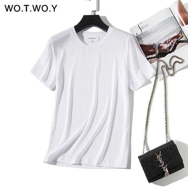 Белая базовая футболка женская