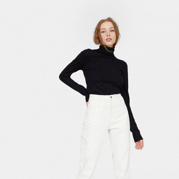 Белые джинсы mom-fit Stradivarius