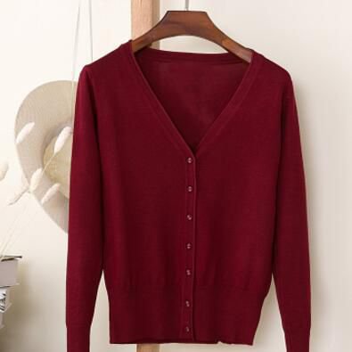 Бордовый кардиган с V-образным вырезом