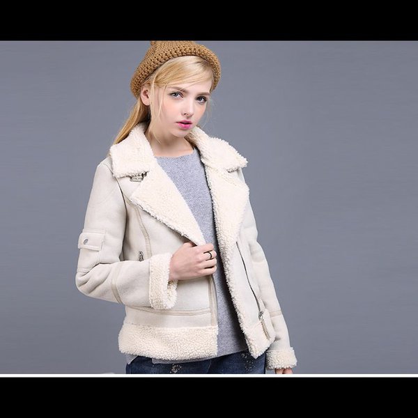 Короткая замшевая куртка из искусственной овчины