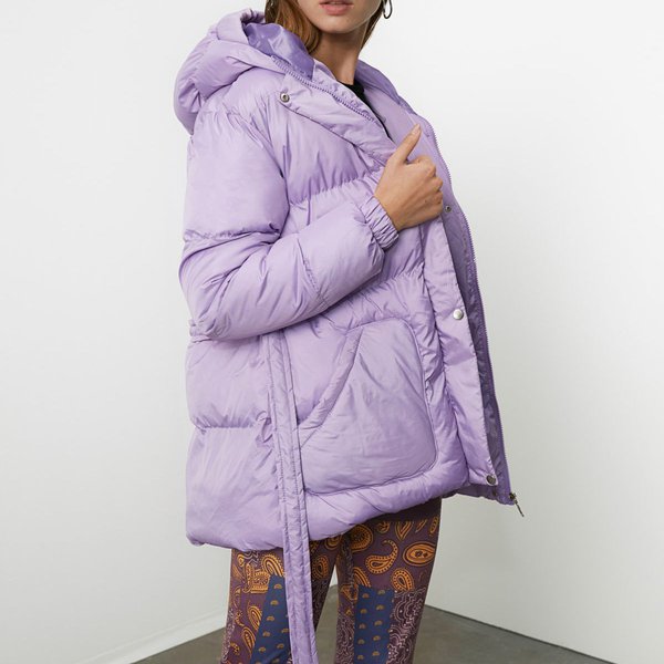 Короткий пуховик с капюшоном 