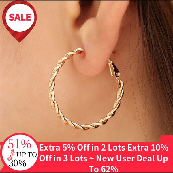 Серьги-кольца золотистого оттенка