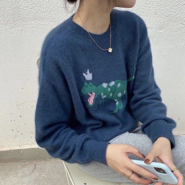 Свободный свитер с вышивкой динозавра 