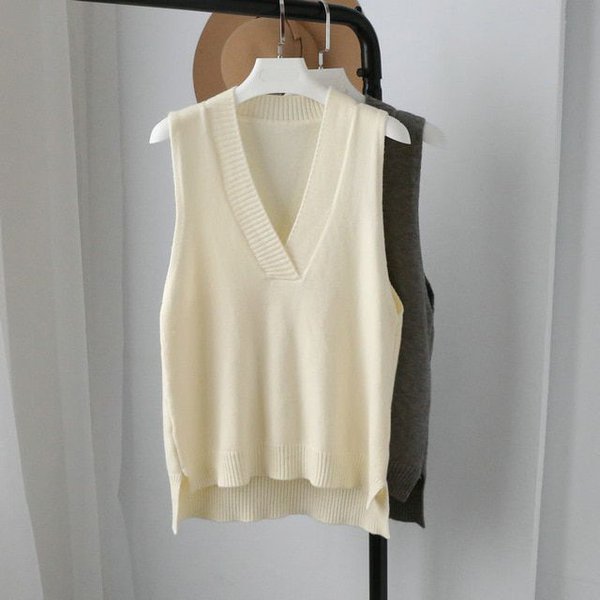 Свободный вязаный жилет 