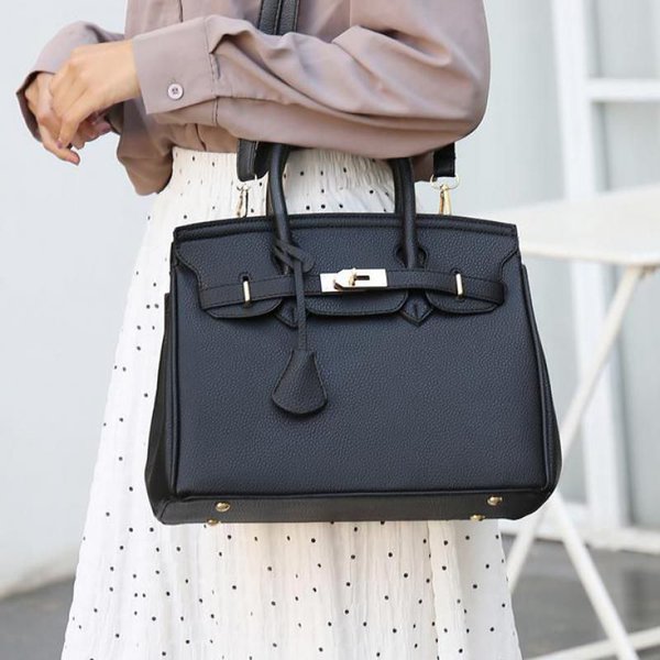 Женская черная сумка