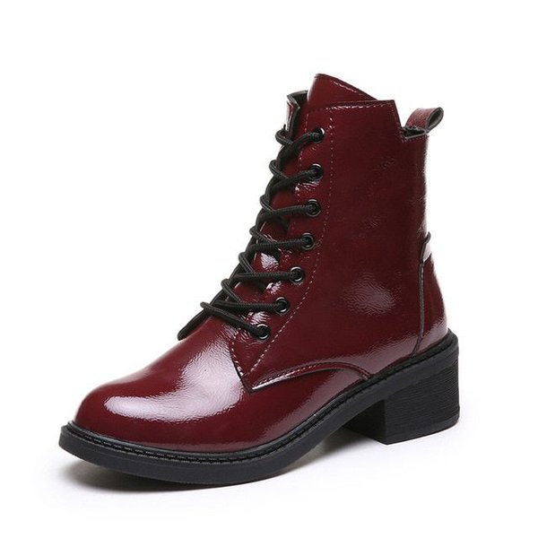 Женские ботинки на шнуровке 