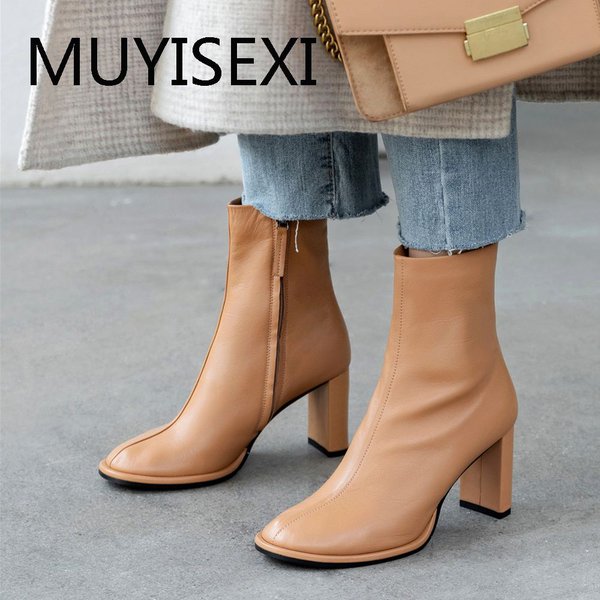 Женские ботинки с круглым носком 